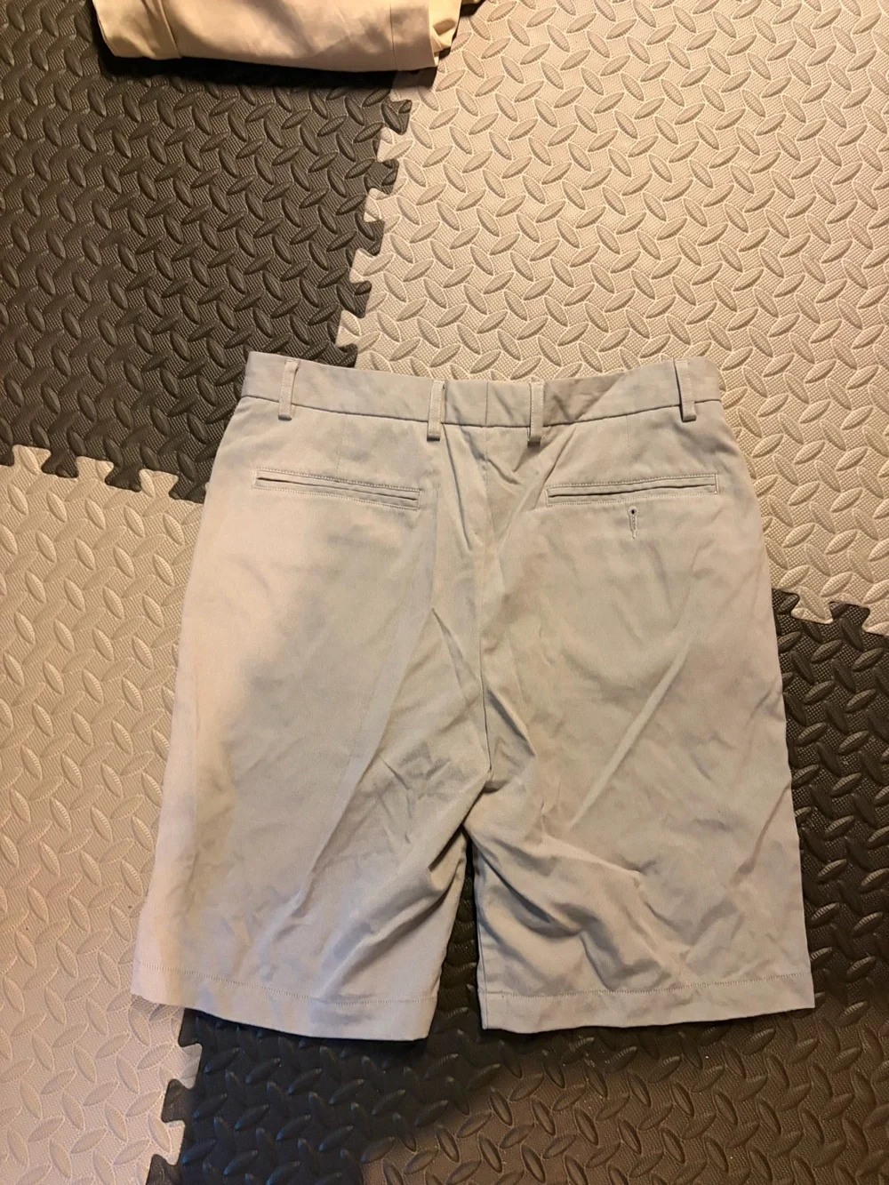 Like new Walter Hagen Light Gray Flat Front Chino Shorts